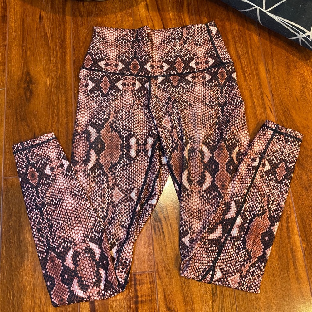 Colorfulkoala red snakeskin leggings Small